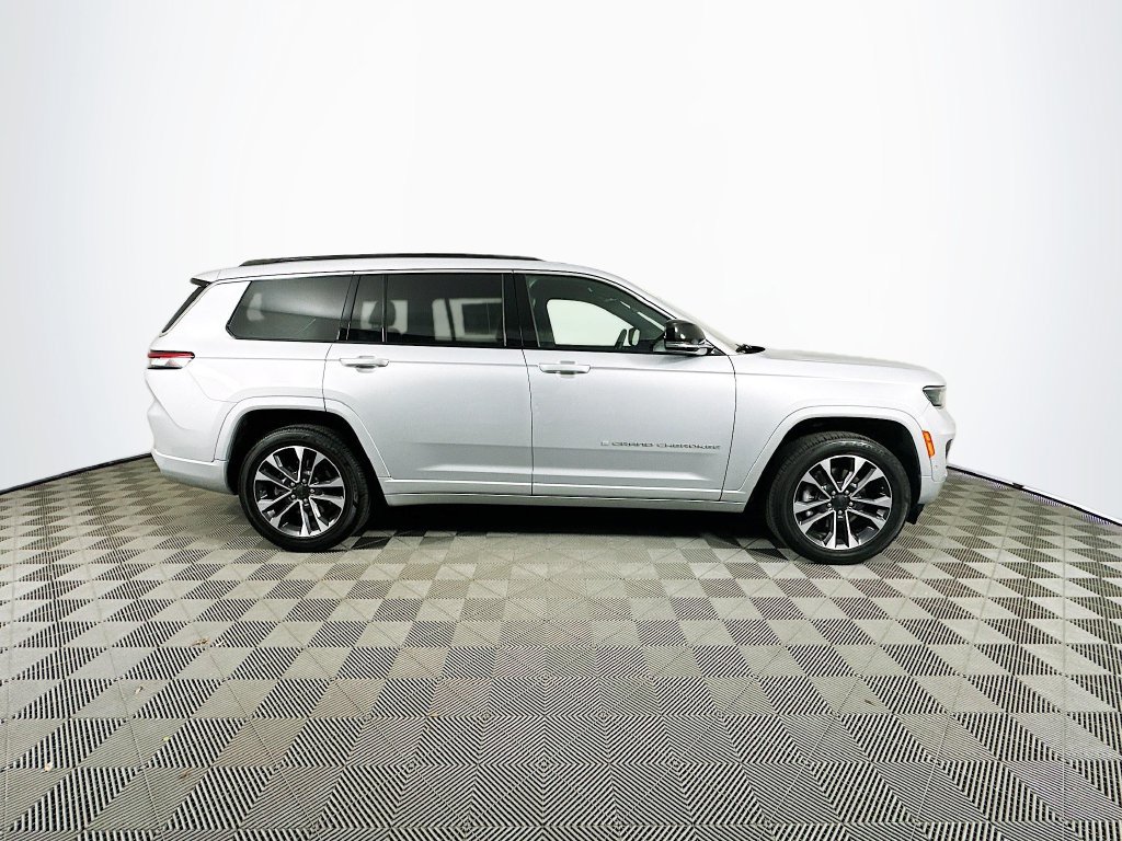 Certified 2025 Jeep Grand Cherokee L Overland w/ Rear Seat Video Group I AWD/4WD image 14