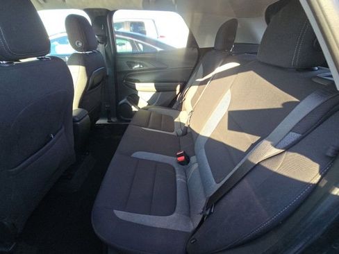Used 2022 Chevrolet TrailBlazer LT w/ Driver Confidence Package image 9
