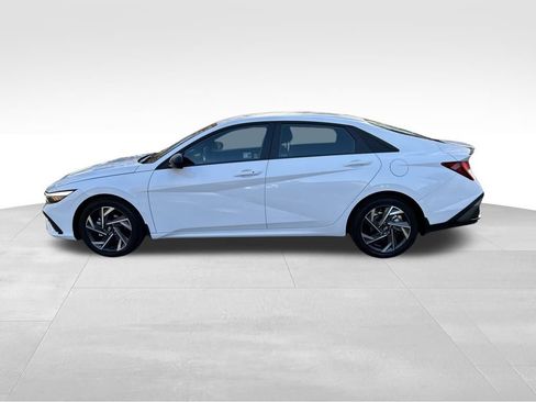 Certified 2025 Hyundai Elantra Sport image 2
