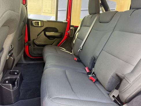 Used 2019 Jeep Wrangler Unlimited Sport S AWD/4WD image 14