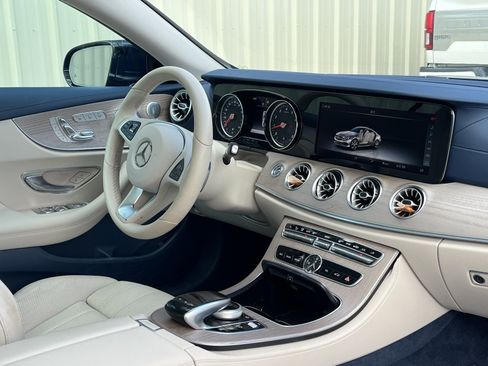 Used 2018 Mercedes-Benz E 400 4MATIC Coupe image 38