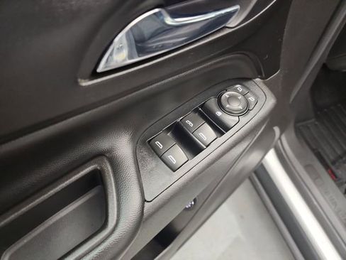 Used 2019 Chevrolet Equinox LT image 16