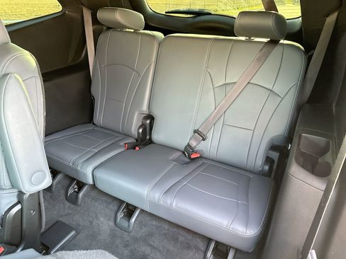 Used 2024 Buick Enclave Premium image 23