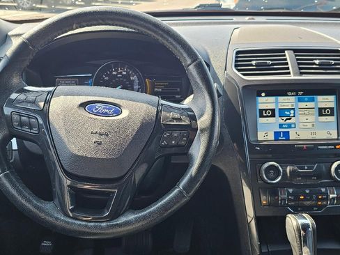 Used 2017 Ford Explorer XLT w/ Equipment Group 202A image 11