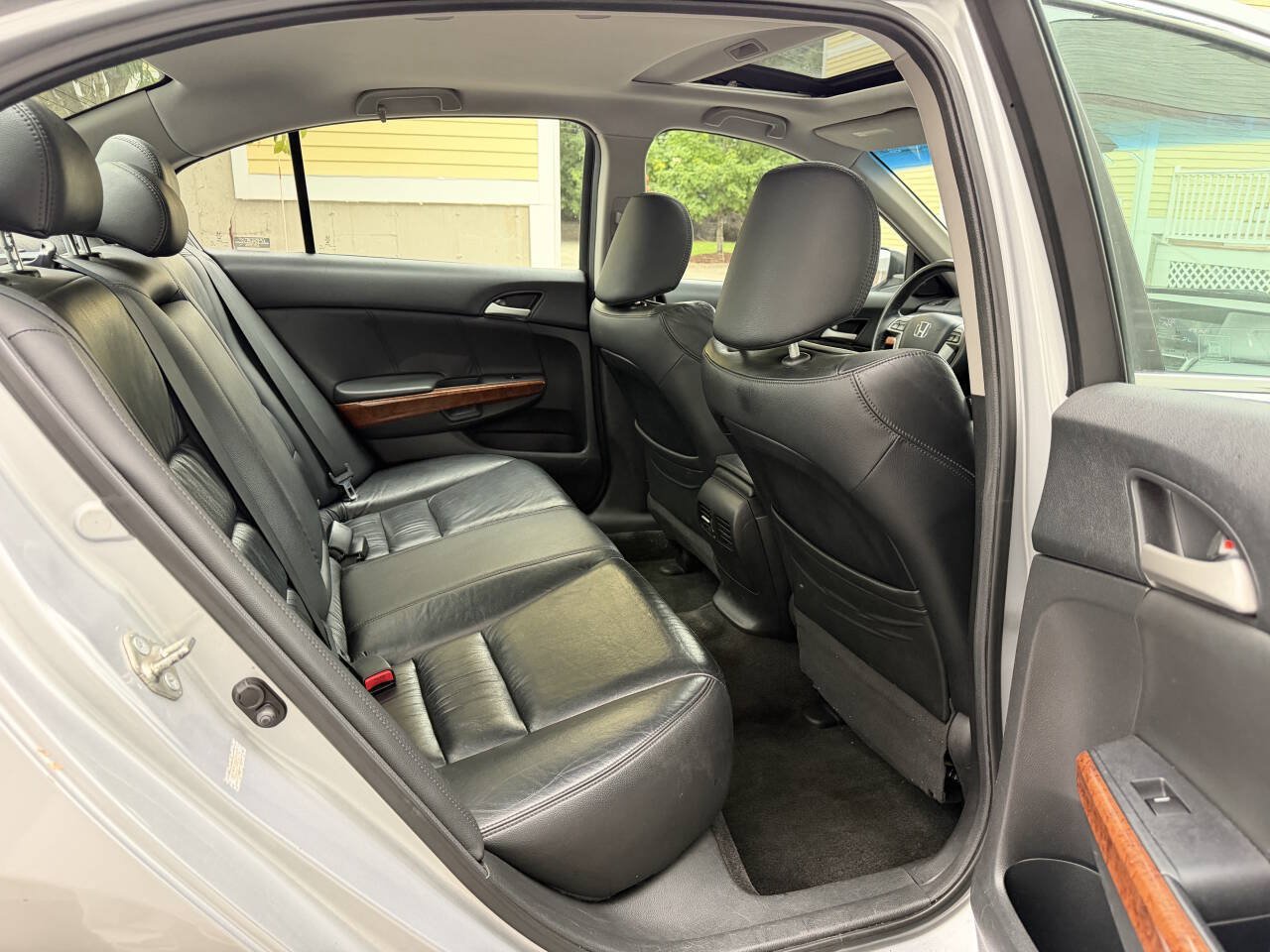 Used 2011 Honda Accord EX-L image 16