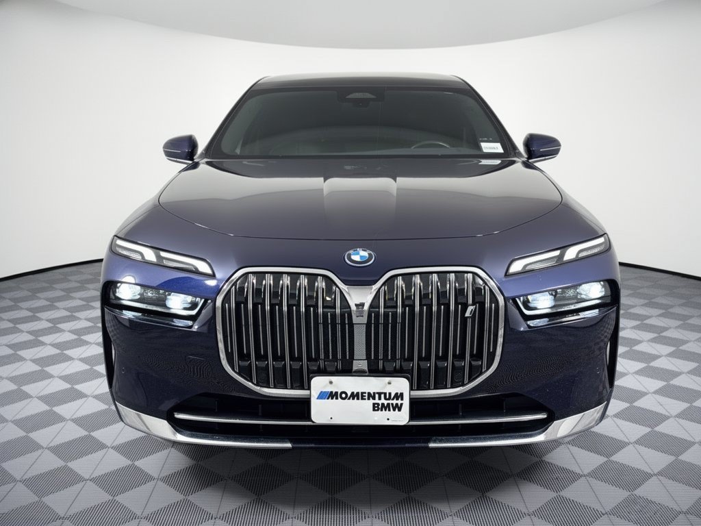 Used 2023 BMW i7 xDrive60 AWD/4WD image 6