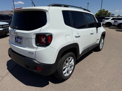 Used 2016 Jeep Renegade Latitude AWD/4WD image 5