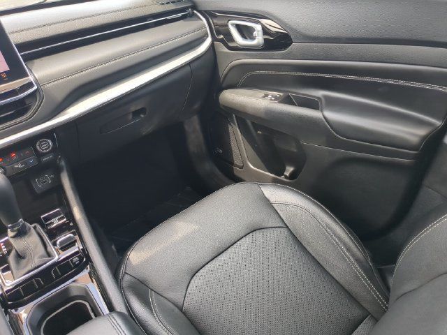 Used 2023 Jeep Compass High Altitude AWD/4WD image 17