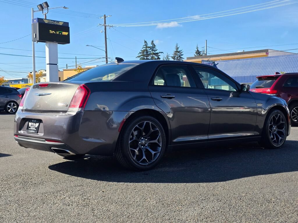 Used 2019 Chrysler 300 S RWD image 6