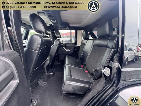 Used 2012 Jeep Wrangler Unlimited Rubicon AWD/4WD image 11