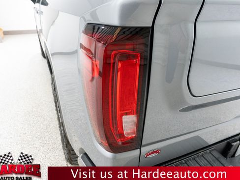 Used 2025 GMC Sierra 1500 Denali w/ Technology Package AWD/4WD image 9