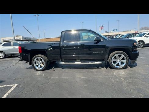 Used 2019 Chevrolet Silverado 1500 LT w/ LPO, Chrome Package image 9