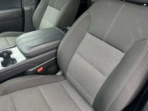Used 2025 GMC Acadia Elevation AWD/4WD image 13