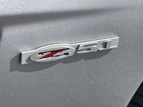 Used 2007 Chevrolet Corvette Coupe w/ Performance Package RWD image 8