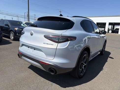 Used 2024 Alfa Romeo Stelvio Ti AWD/4WD image 5
