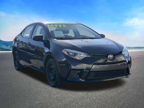 Used 2016 Toyota Corolla image 2
