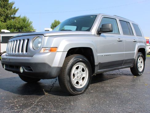 Used 2016 Jeep Patriot Sport w/ Power Value Group AWD/4WD image 11