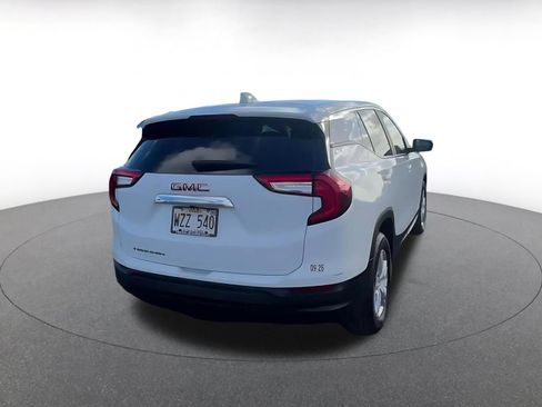 Used 2024 GMC Terrain SLE FWD image 14