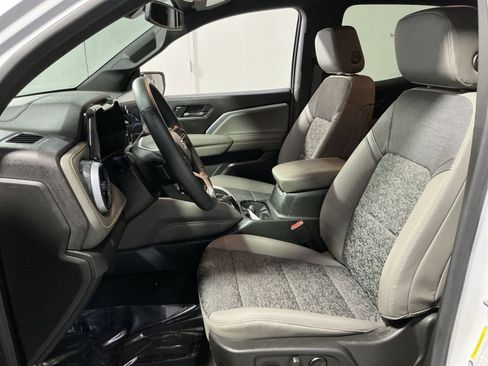 Used 2024 Chevrolet Colorado ZR2 image 21