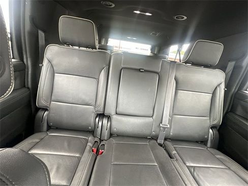 Used 2024 Chevrolet Suburban Premier image 22