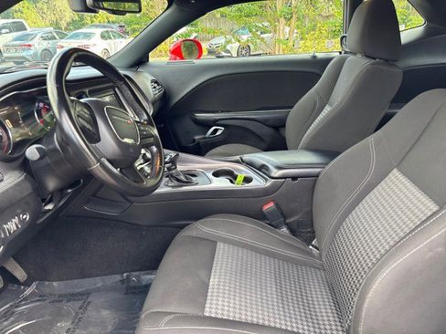 Used 2023 Dodge Challenger SXT image 10