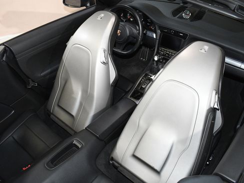 Used 2013 Porsche 911 Carrera RWD image 16
