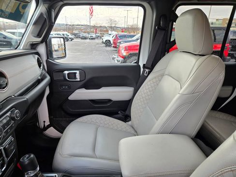Used 2022 Jeep Wrangler Unlimited Sahara image 29