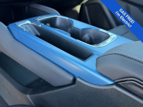 New 2026 Chevrolet Equinox EV LT image 13