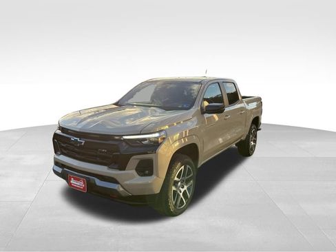 Used 2023 Chevrolet Colorado Z71 w/ Advanced Trailering Package AWD/4WD image 37