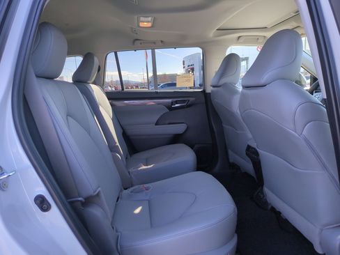 New 2026 Toyota Highlander Limited image 23