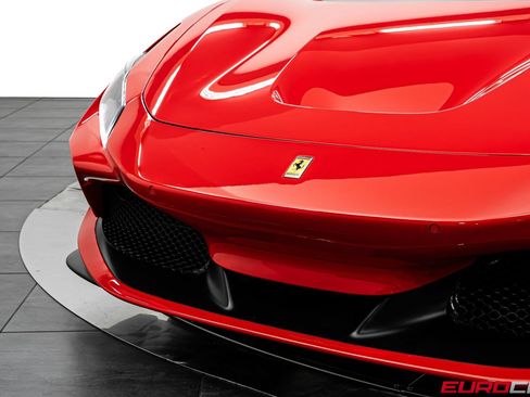 Used 2022 Ferrari F8 Tributo RWD image 12