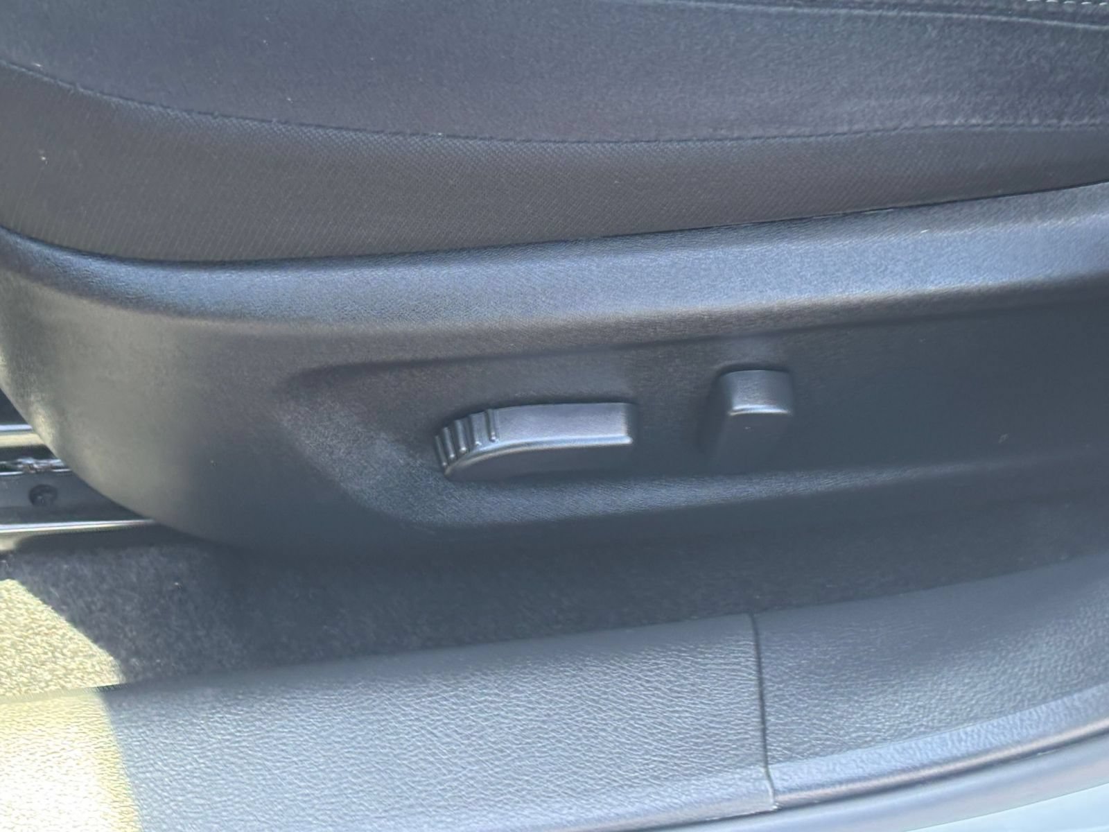 Used 2025 Nissan Altima 2.5 SV FWD image 21