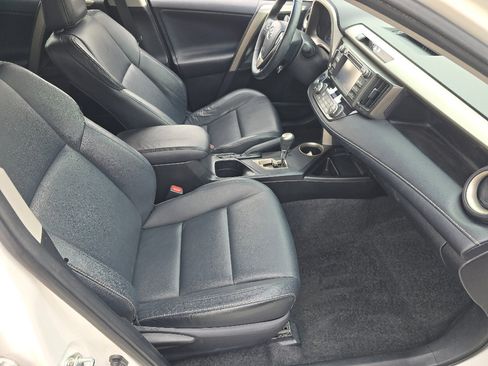 Used 2013 Toyota RAV4 Limited AWD/4WD image 19