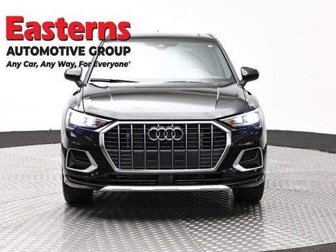 Used 2022 Audi Q3 2.0T Premium w/ Convenience Package AWD/4WD image 2