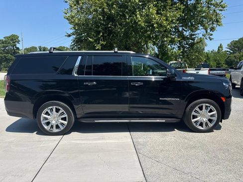 Used 2023 Chevrolet Suburban High Country AWD/4WD image 8