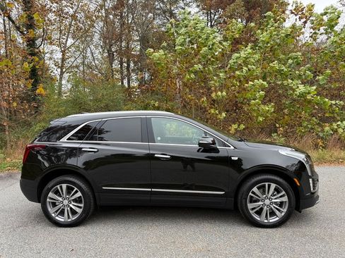Used 2025 Cadillac XT5 Premium Luxury image 5