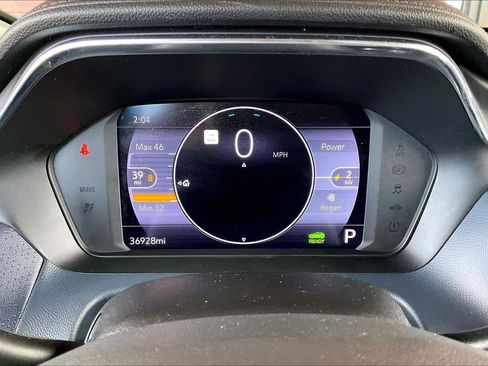Used 2022 Chevrolet Bolt EUV Premier w/ Sun & Sound Package FWD image 13