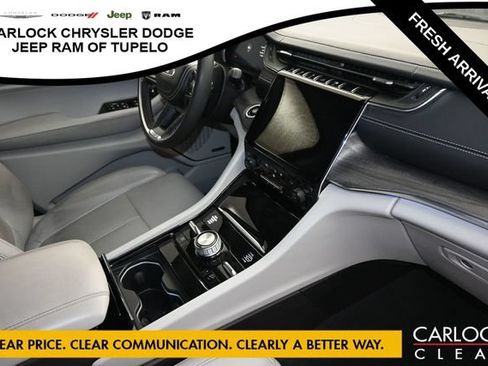 Used 2023 Jeep Grand Cherokee Overland w/ Luxury Tech Group IV AWD/4WD image 40