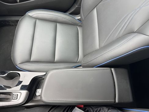 Used 2025 Buick Envista Sport Touring image 16