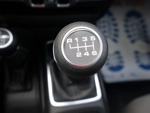 Used 2025 Jeep Wrangler Unlimited Sport AWD/4WD image 16