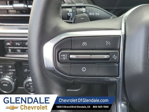 Certified 2025 GMC Yukon XL Denali AWD/4WD image 32