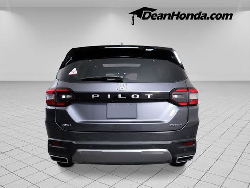 New 2026 Honda Pilot Touring image 4