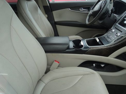 Used 2020 Lincoln Nautilus Reserve image 8