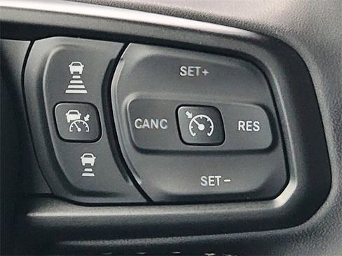 Certified 2024 Jeep Wrangler Unlimited image 34