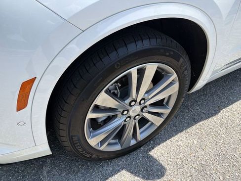 Used 2024 Cadillac XT6 Premium Luxury w/ Technology Package AWD/4WD image 10