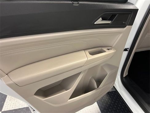 Certified 2021 Volkswagen Atlas SEL Premium image 18