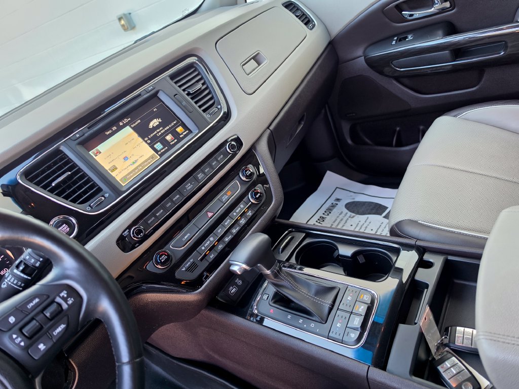 Used 2018 Kia Sedona SX Limited FWD image 18