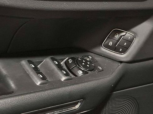 Used 2023 Ford Expedition XLT AWD/4WD image 10