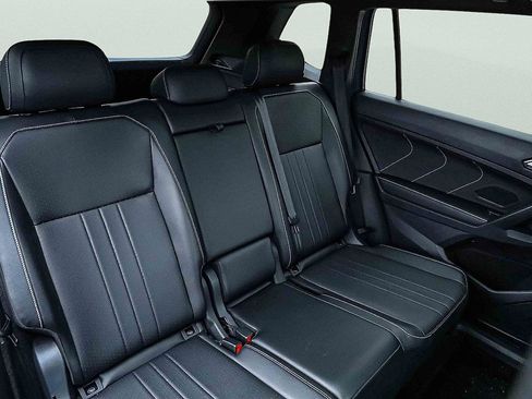 Used 2024 Volkswagen Tiguan SE R-Line image 25