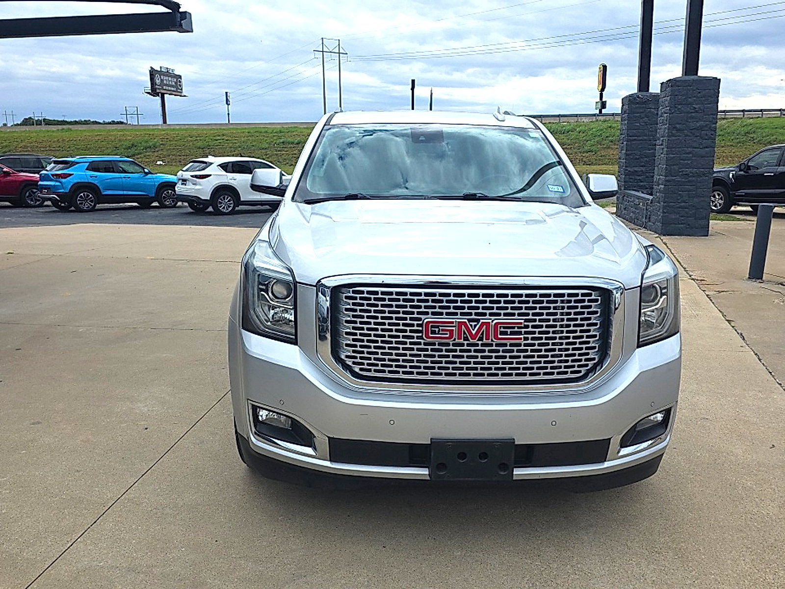 Used 2016 GMC Yukon Denali w/ Open Road Package RWD image 5